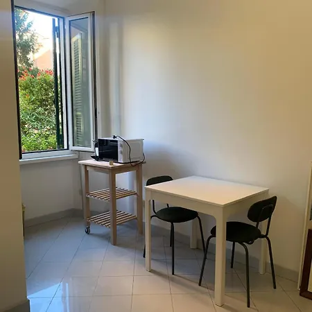 Degli Eroi 아파트